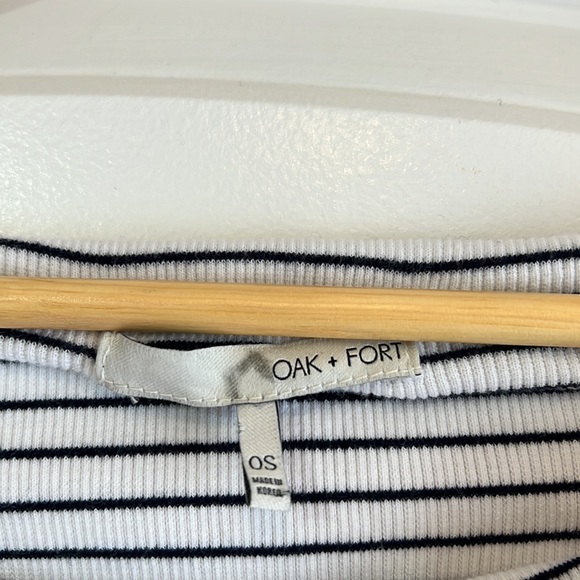 🌼 2/$20 Oak + Fort Off the Shoulder Crop Shirt - Picture 3 of 5